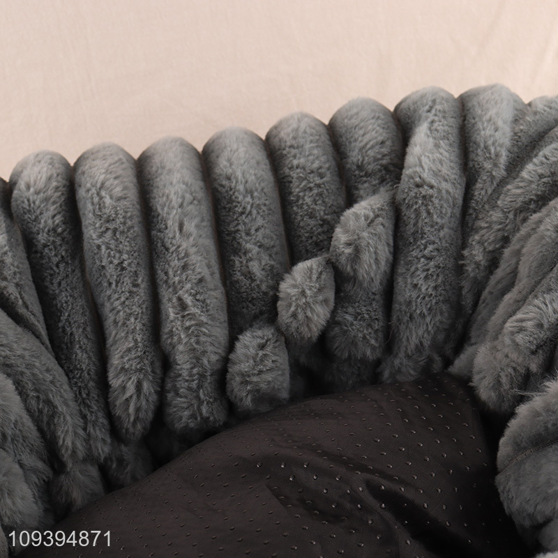 Factory price plush comfortable pet bed with tunnel