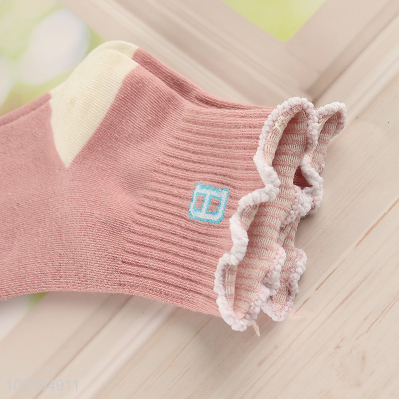 Hot sale ruffled edge embroidered women's ankle socks